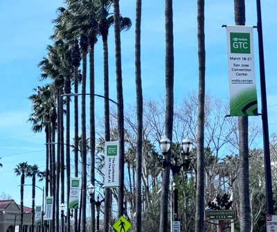 pole banner Photo